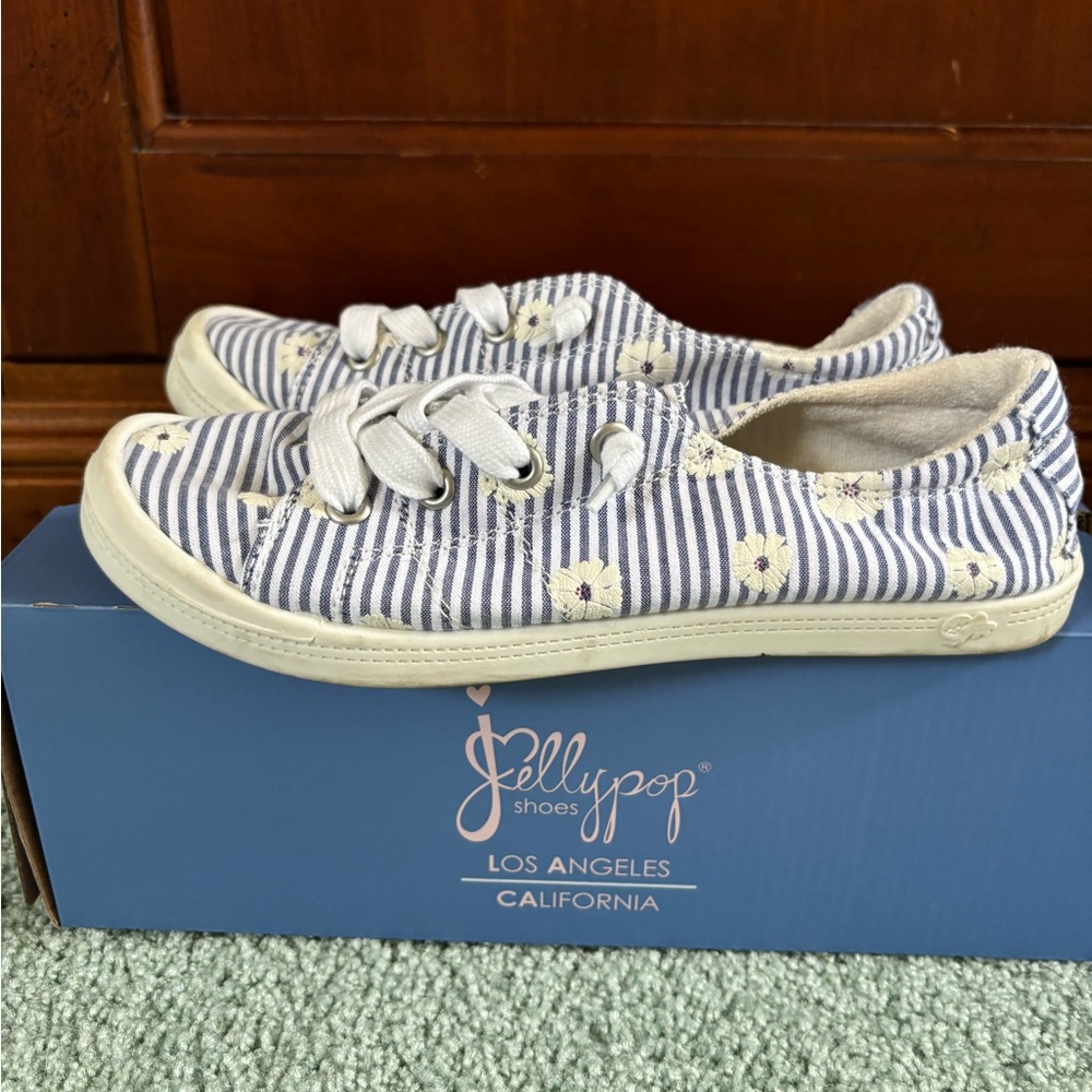 Jellypop Dallas Blue Floral Stripe Sneakers Women’s 5.5